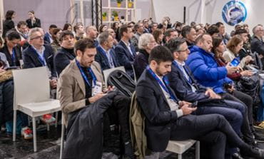 Conférence sur le paiement et le portefeuille européen, lors de l'événement TRUSTECH 2024, avec une forte affluence de participants attentifs.
