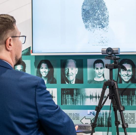 L’innovation au service de l’identité : démonstration de capture biométrique en direct sur le salon TRUSTECH.