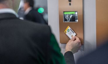 Démonstration d’une solution d’identité numérique avec contrôle d’accès sécurisé par carte et technologie biométrique lors de TRUSTECH