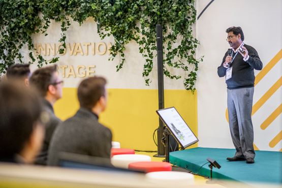 Intervenant parlant sur l'Innovation Stage TRUSTECH